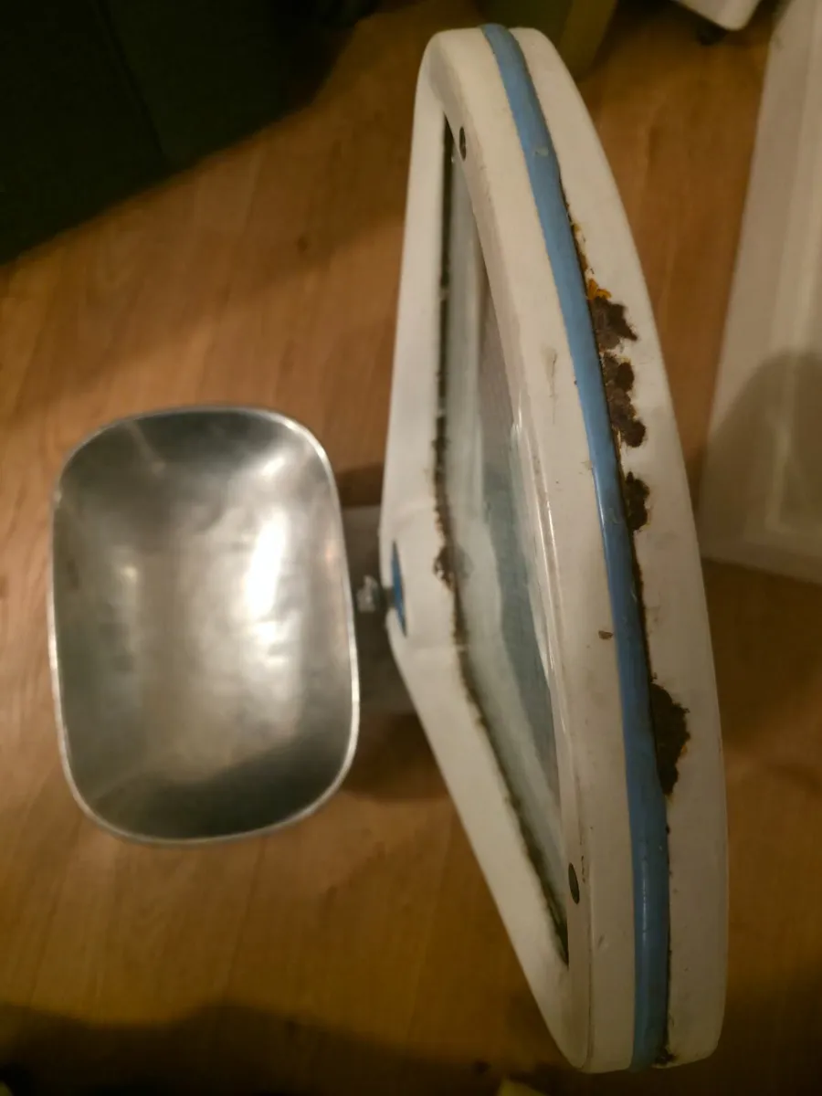 Vintage Industrial Weighing Scales - Image 3