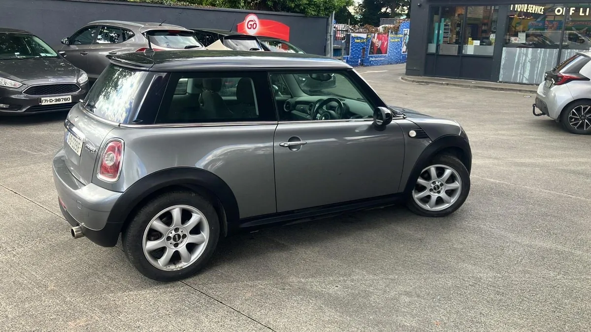 Mini Cooper 2010 - Image 3