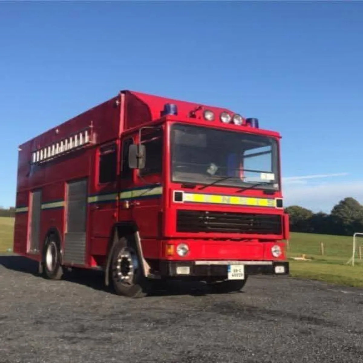 For hire Vintage  Bridgade  Bar - Image 1