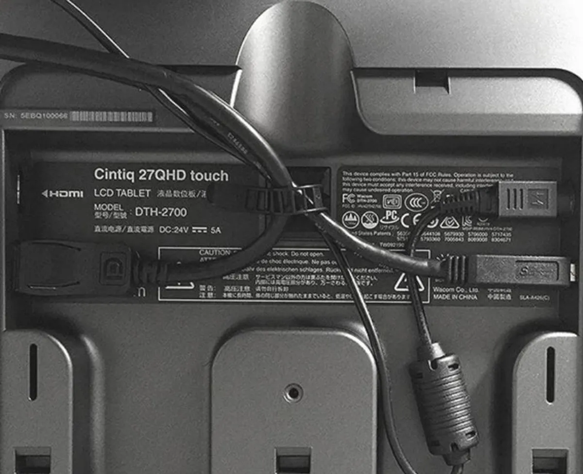 Wacom Cintiq 27QHD Touch Perfect  Condition - Image 4