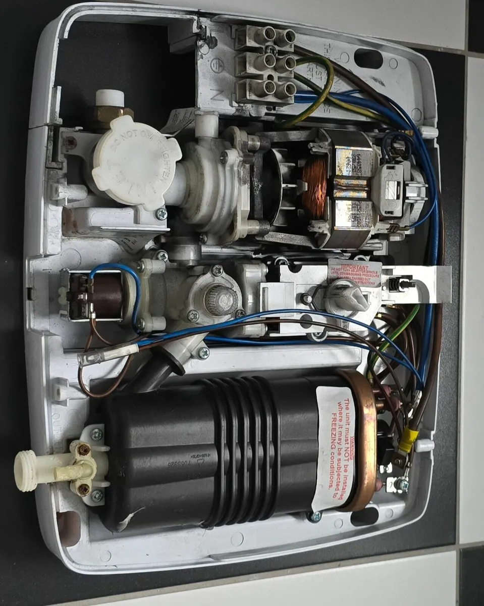 Triton T90Z Shower with new triton hose and head - Image 4