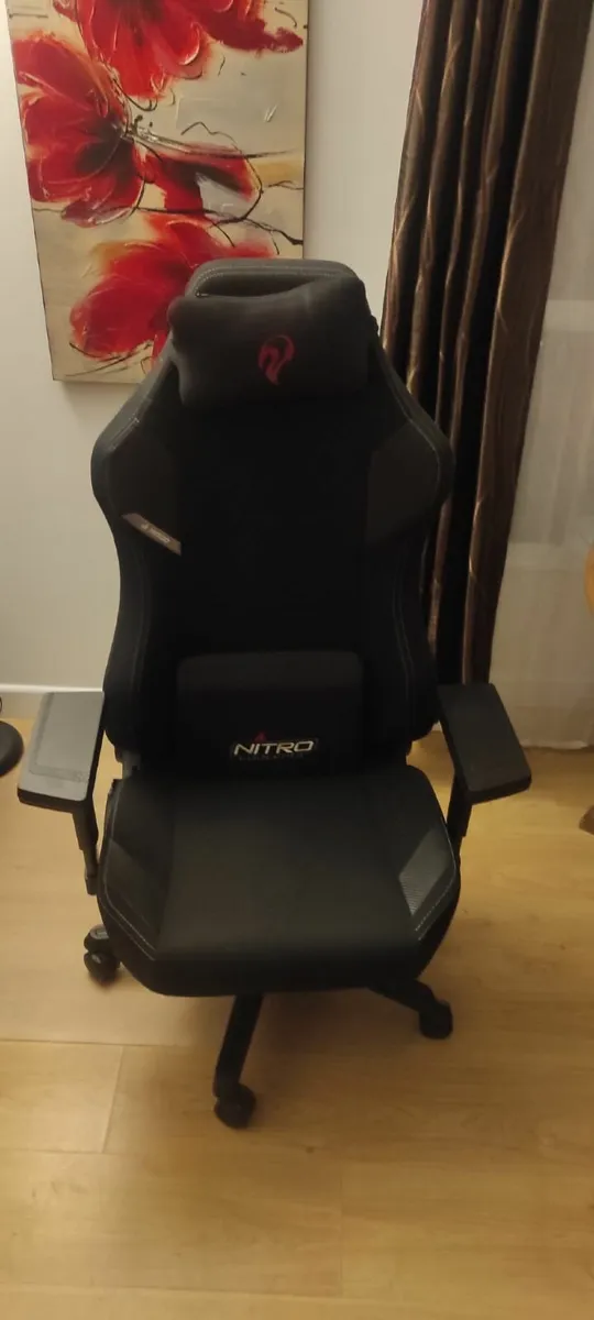 Computer Gaming chair - Image 4