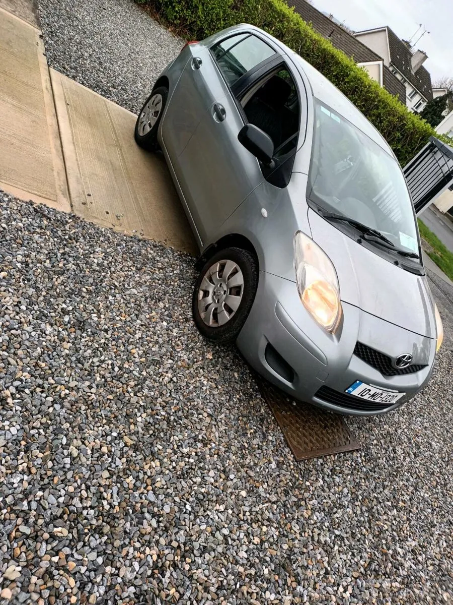 2010 Toyota yaris1,0 litre nct726 Taxed PRICE€3150 - Image 3