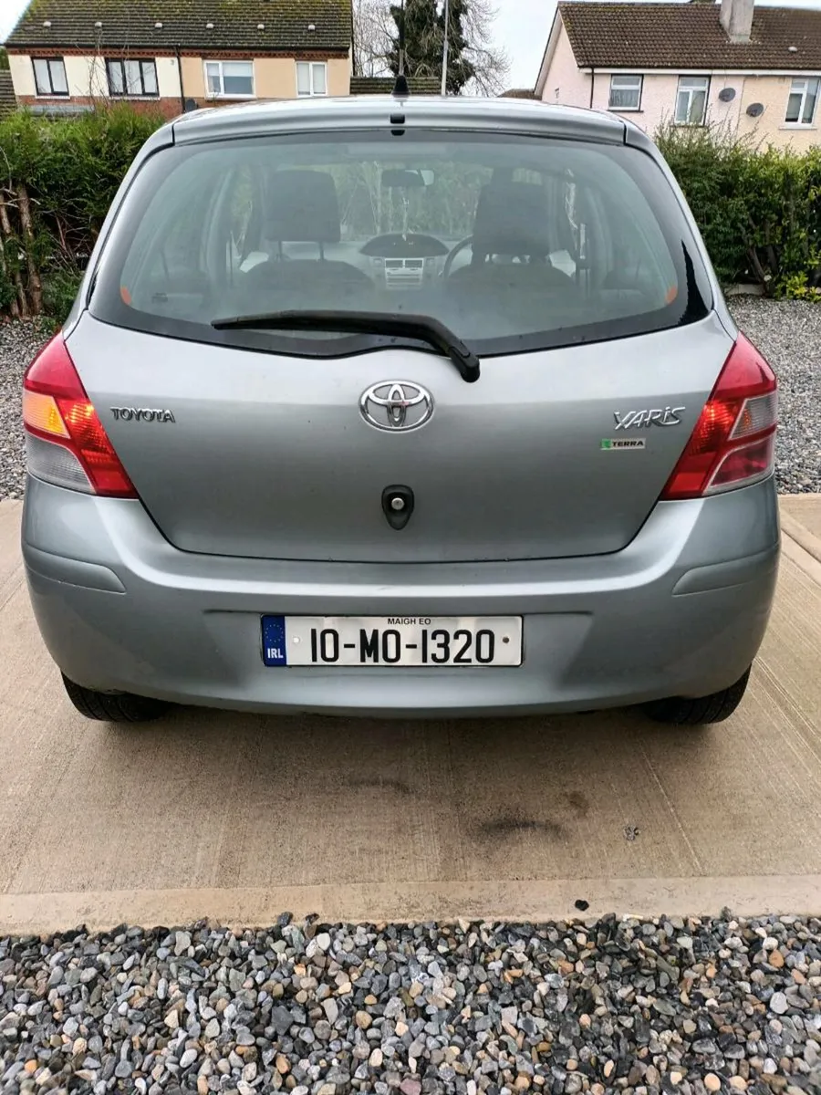 2010 Toyota yaris1,0 litre nct726 Taxed PRICE€3150 - Image 4