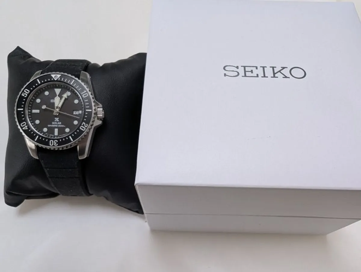Seiko Solar Diver SNE573P1 38.5mm Excellent Condition - Image 2