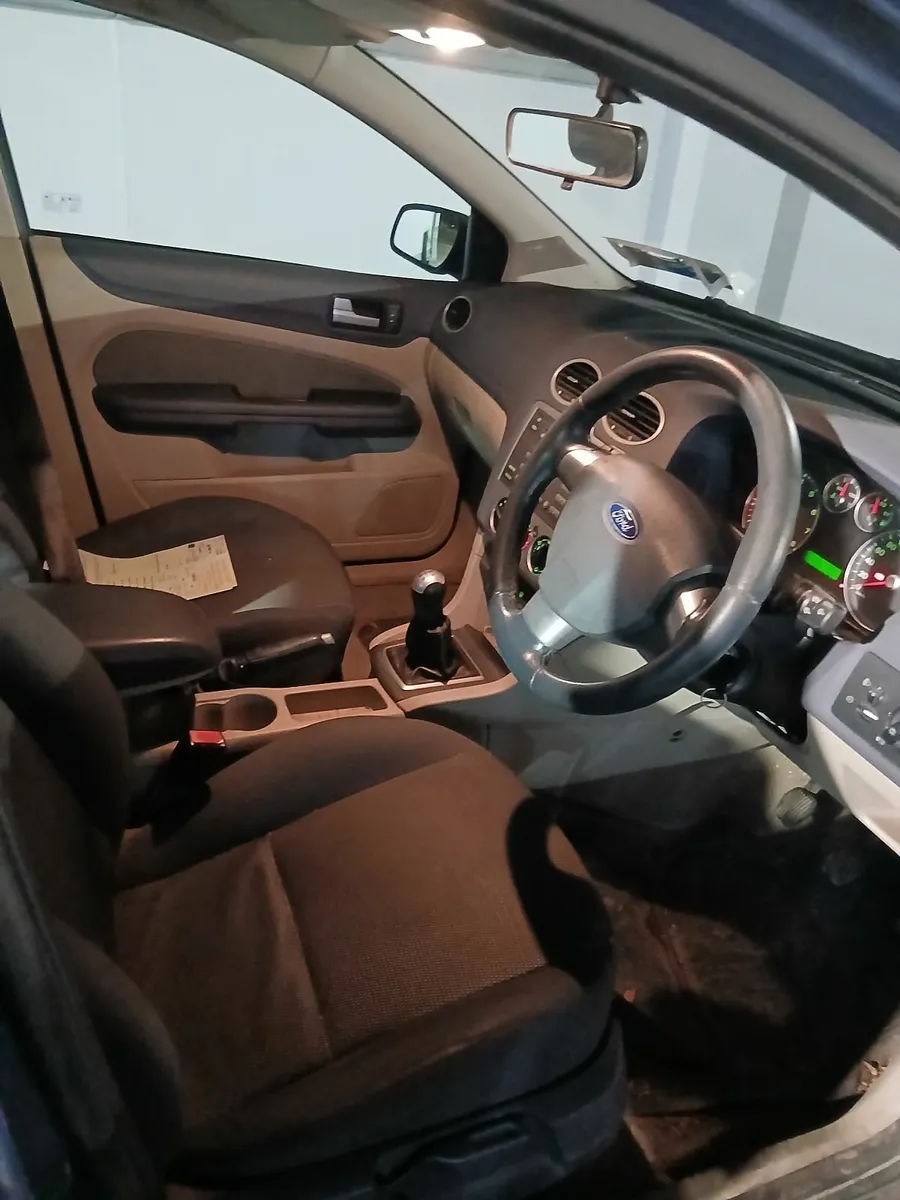 Ford Focus 2005 - Image 2