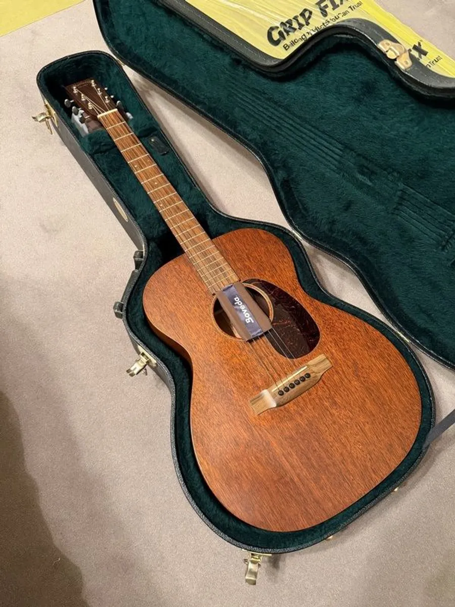 Martin 000-15m Acoustic Guitar - Image 1