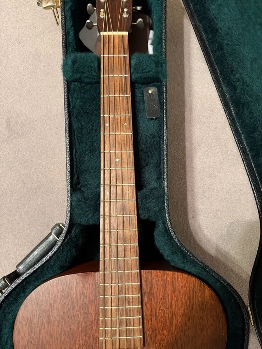 Martin 000-15m Acoustic Guitar - Image 3