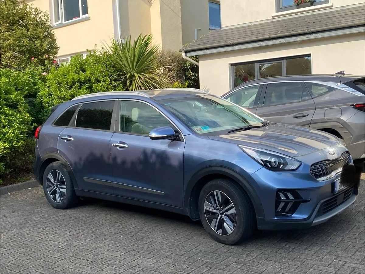 Kia niro plug in hybrid electric - Image 1
