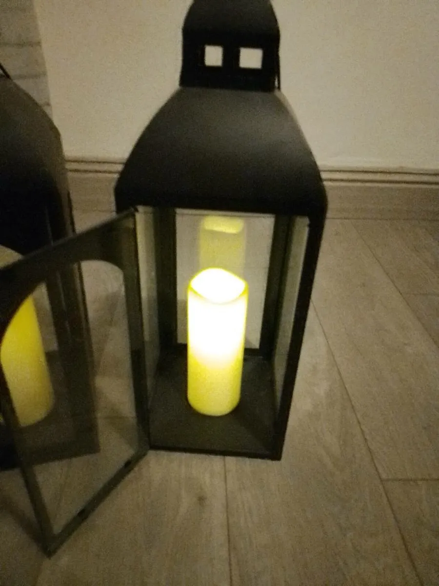 Lanterns for sale in good condition black Meduim - Image 1