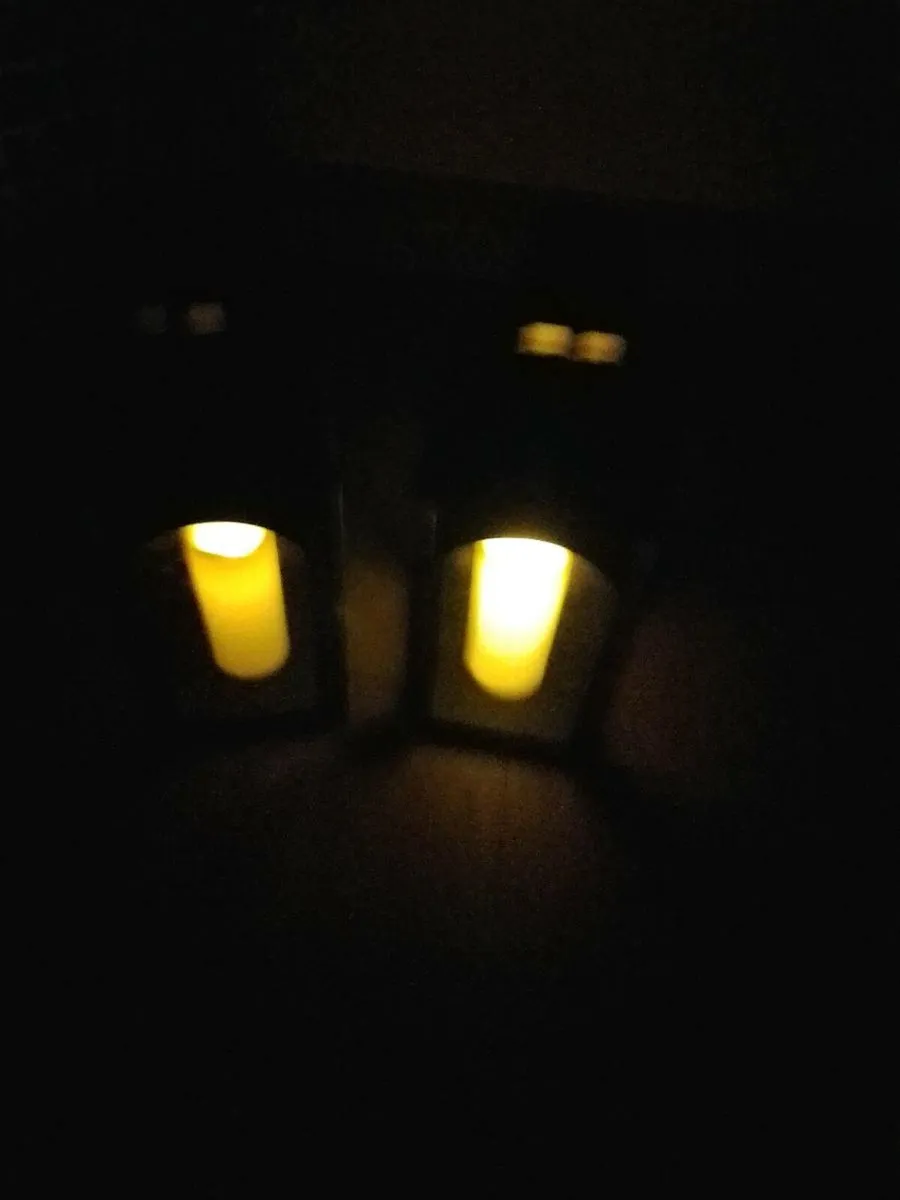 Lanterns for sale in good condition black Meduim - Image 3