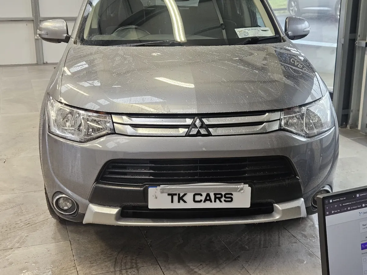 16 MITSUBISHI OUTLANDER 2.2 DIESEL 4WD 7 SEATER - Image 4