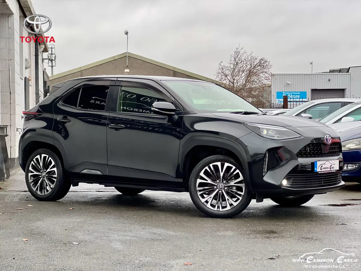 TOYOTA YARIS CROSS PIANO BLACK AUTOMATIC - Image 3