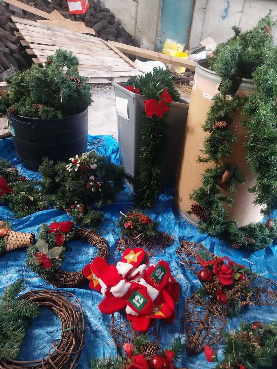 Christmas decorations and trees - Image 3