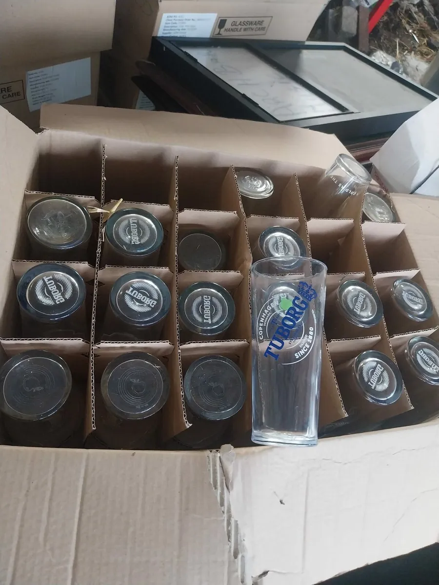 Pint glasses - Image 1