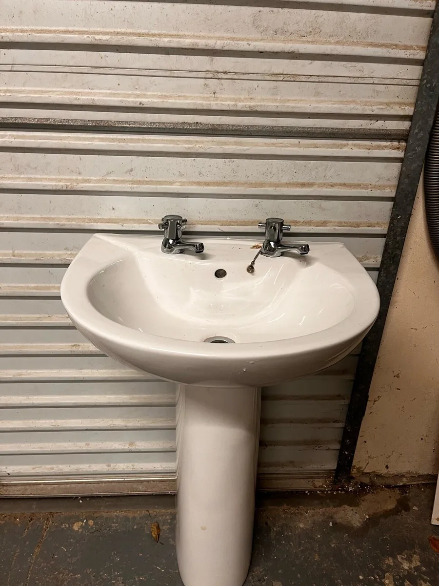 Hand basin - Image 1