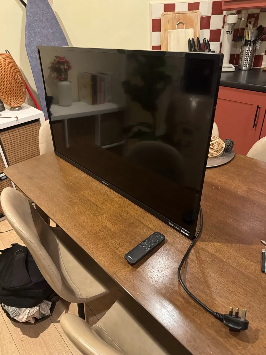 SHARP TV 40” - mint condition - Image 1