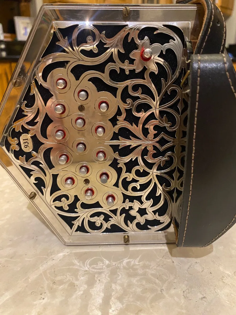Marcus Concertina - Image 1