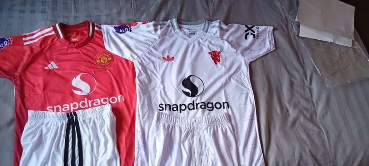 Football Set Liverpool / Man Utd - Image 2