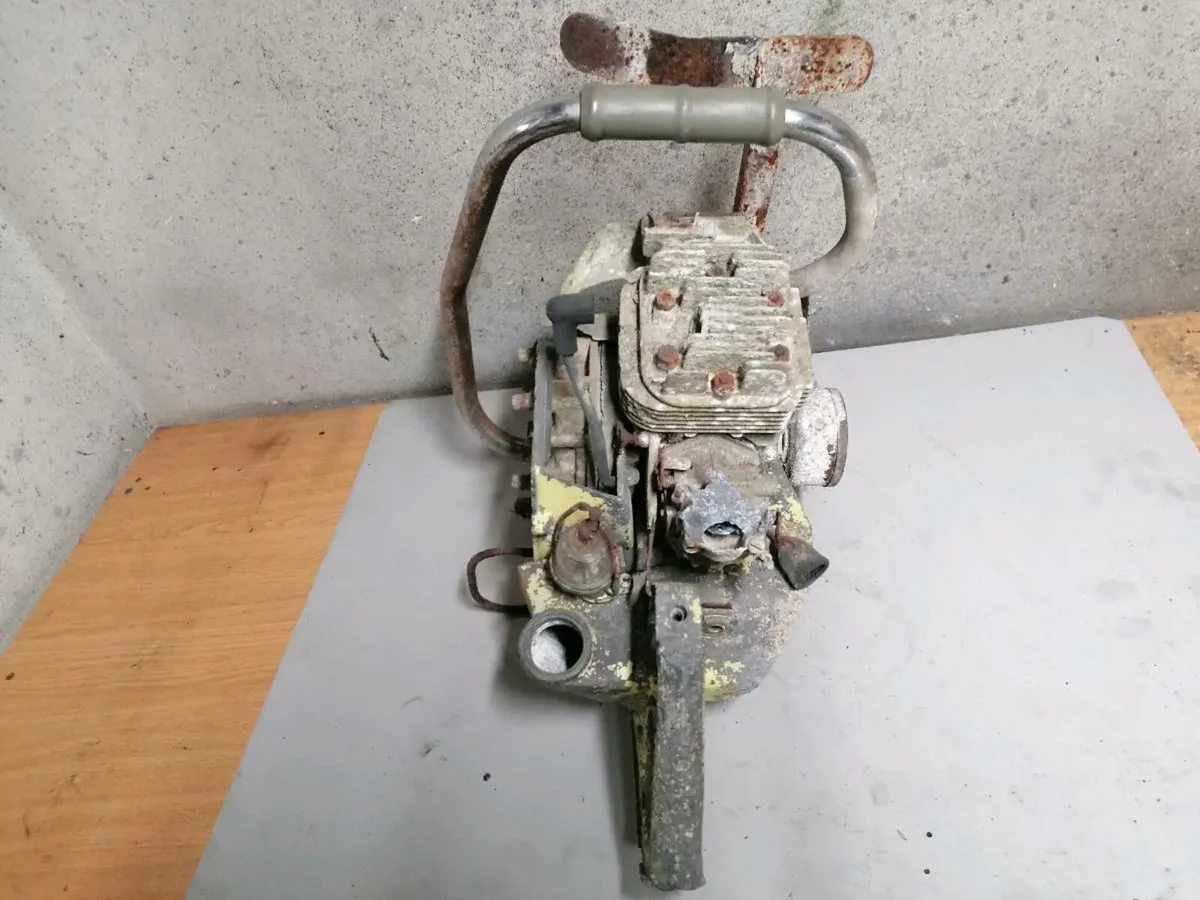 Danarm Chainsaw for Parts Only - Image 3