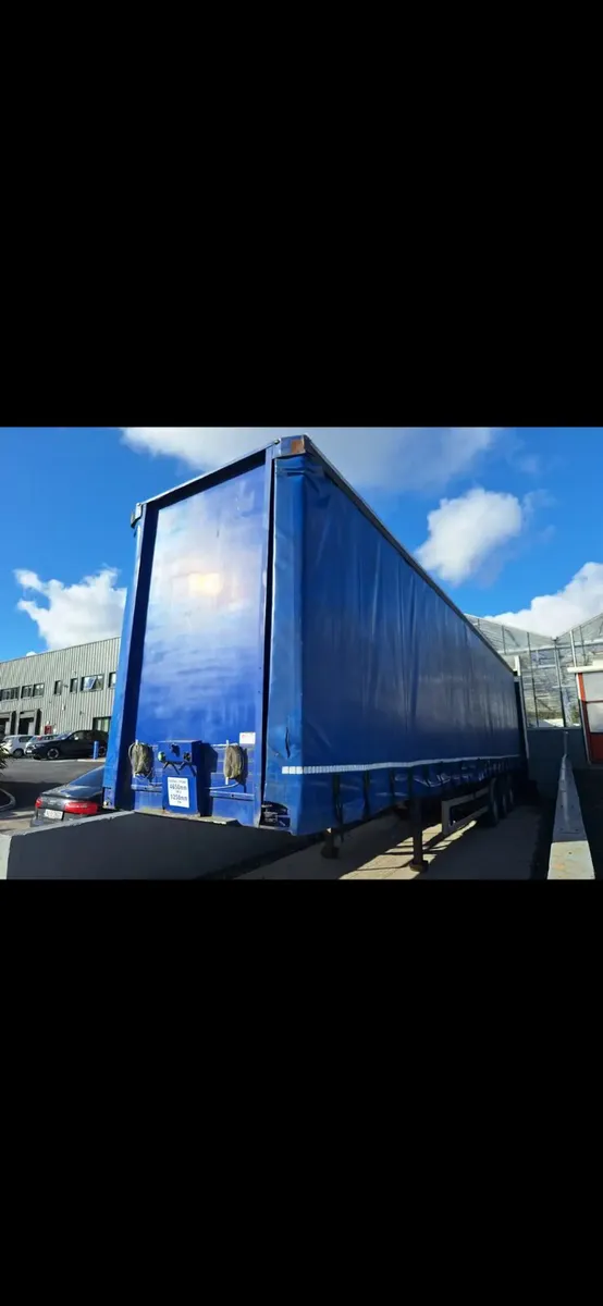M & G Curtainsider 45ft - Image 1
