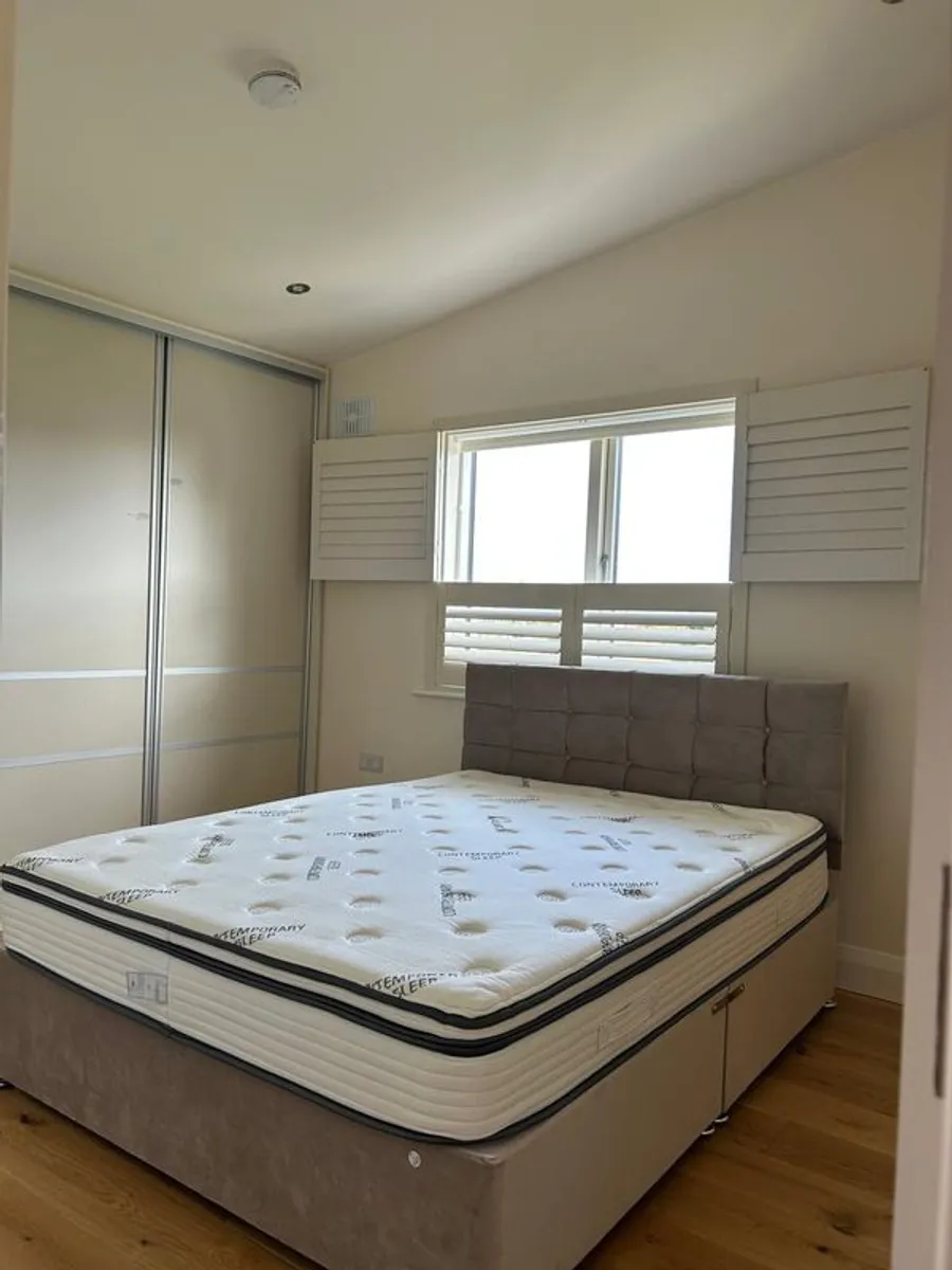 5ft bed - perfect condition - Image 2