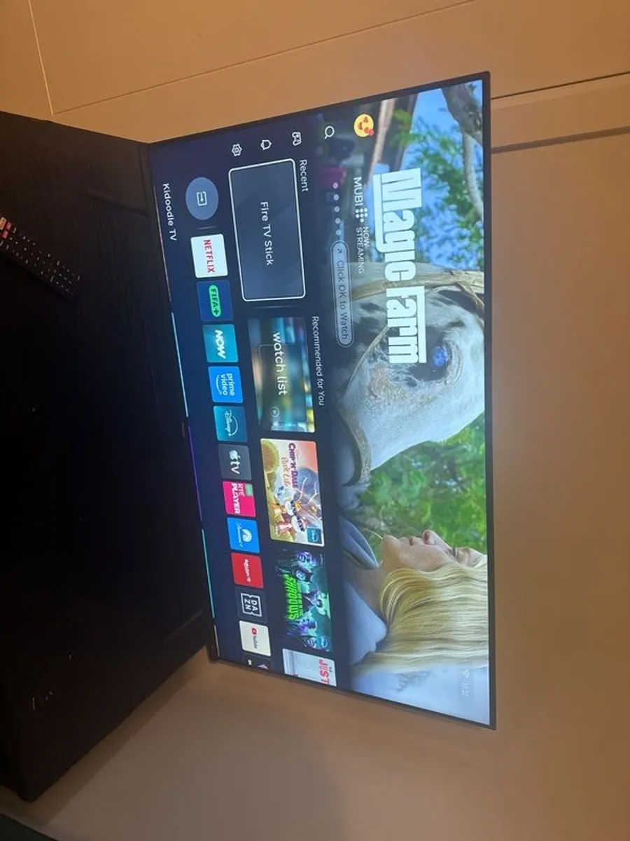 40 inch Hisense TV - Image 2