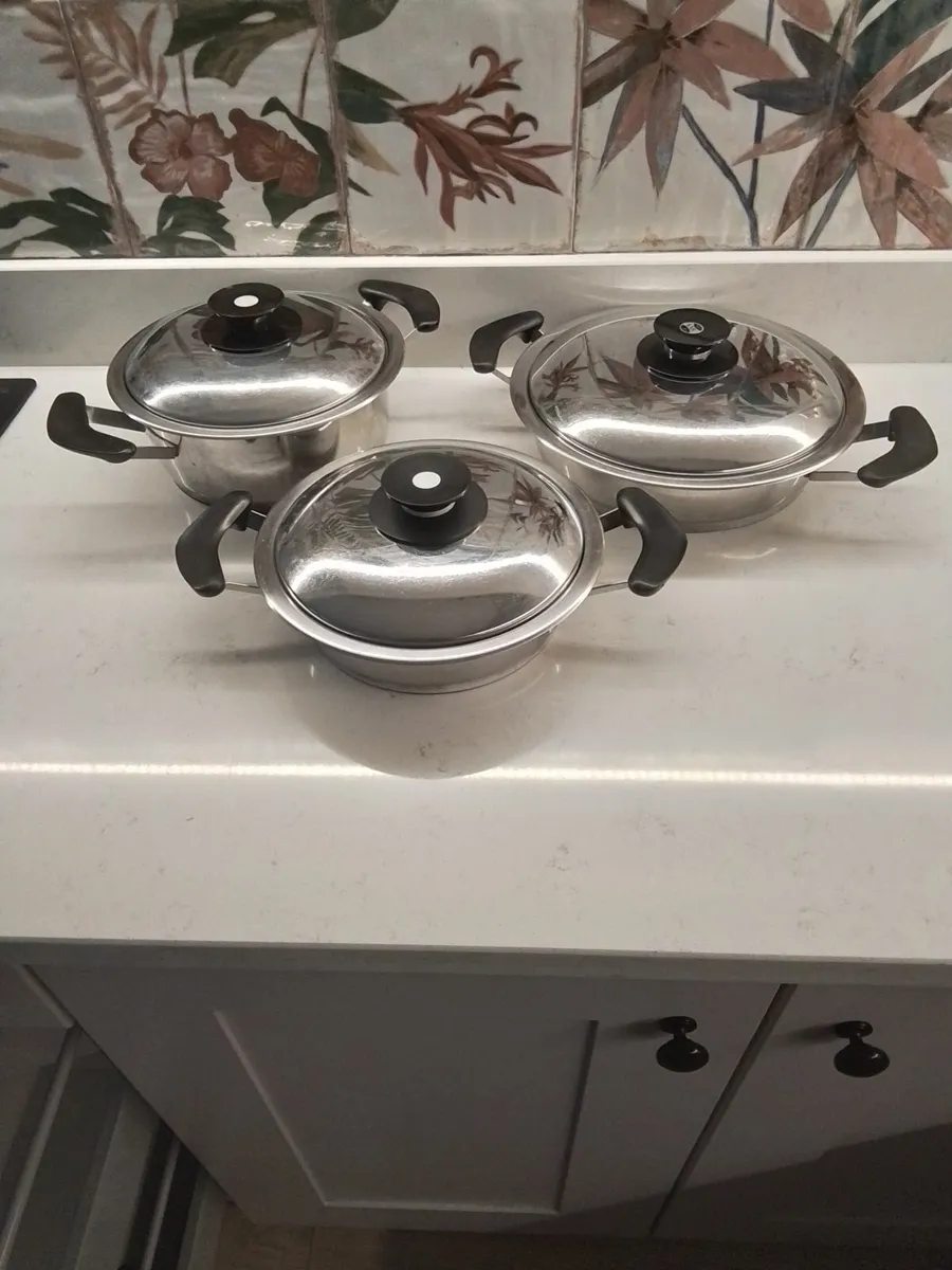 Amc serving saucepans