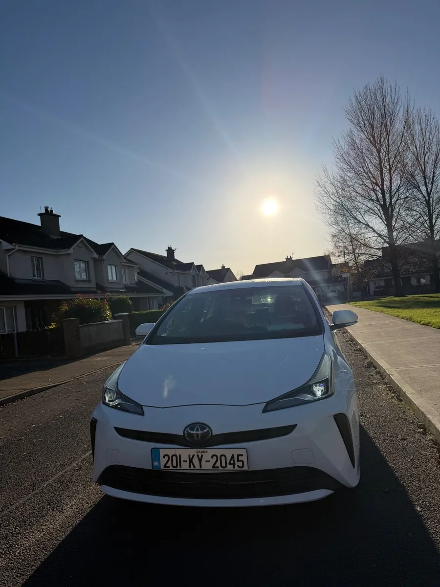 Toyota Prius 2020 - Image 2