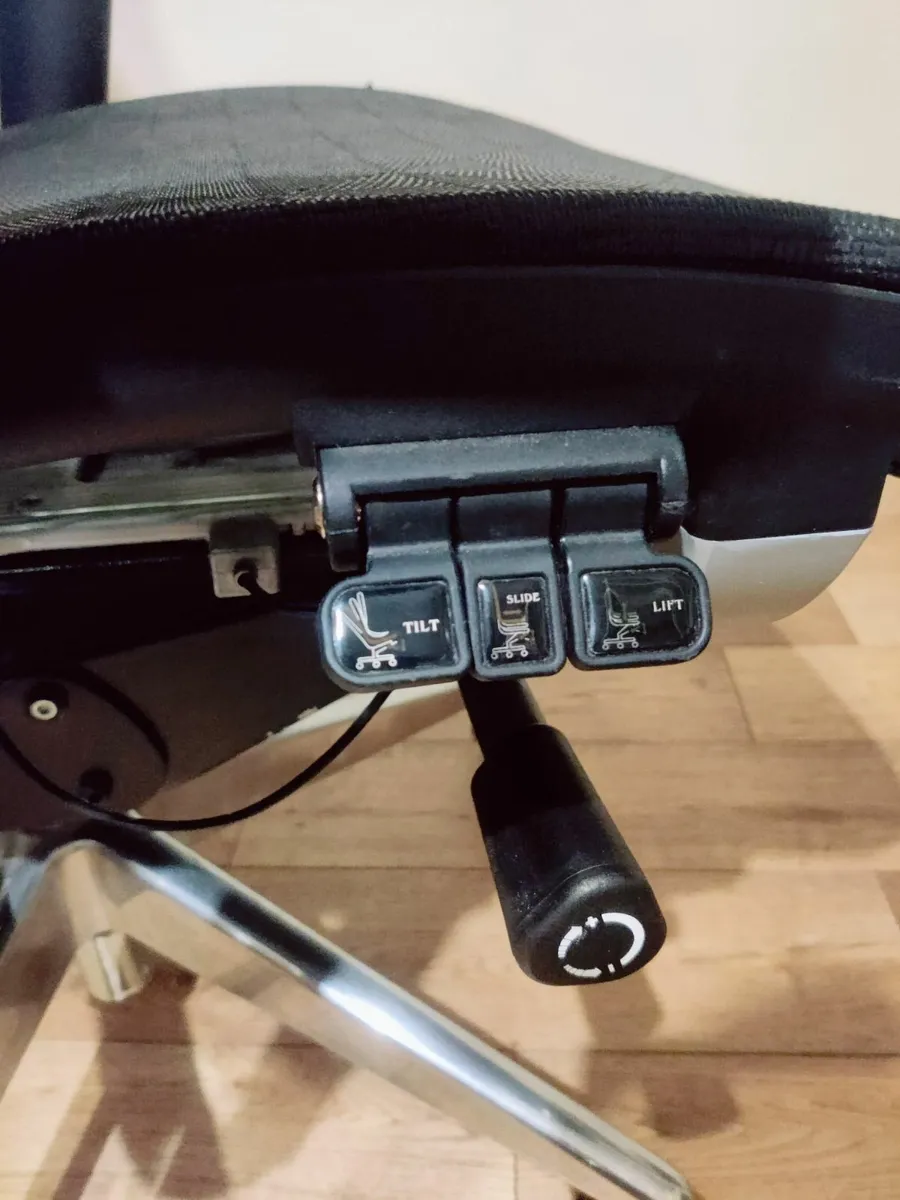 Office chair - Image 2