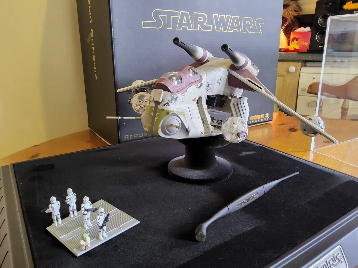 Star Wars  Republic Gunship Rare Limited Edition - Image 3
