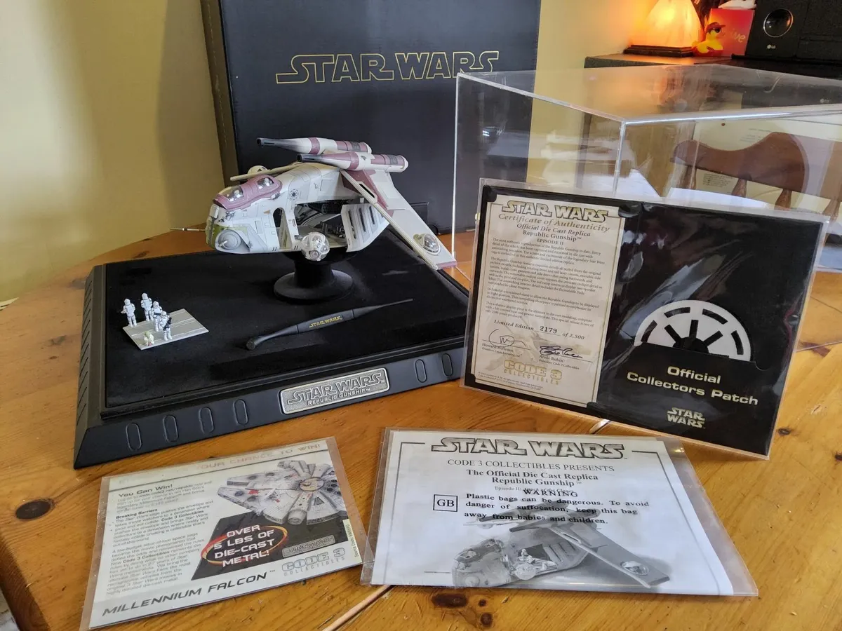 Star Wars  Republic Gunship Rare Limited Edition - Image 1