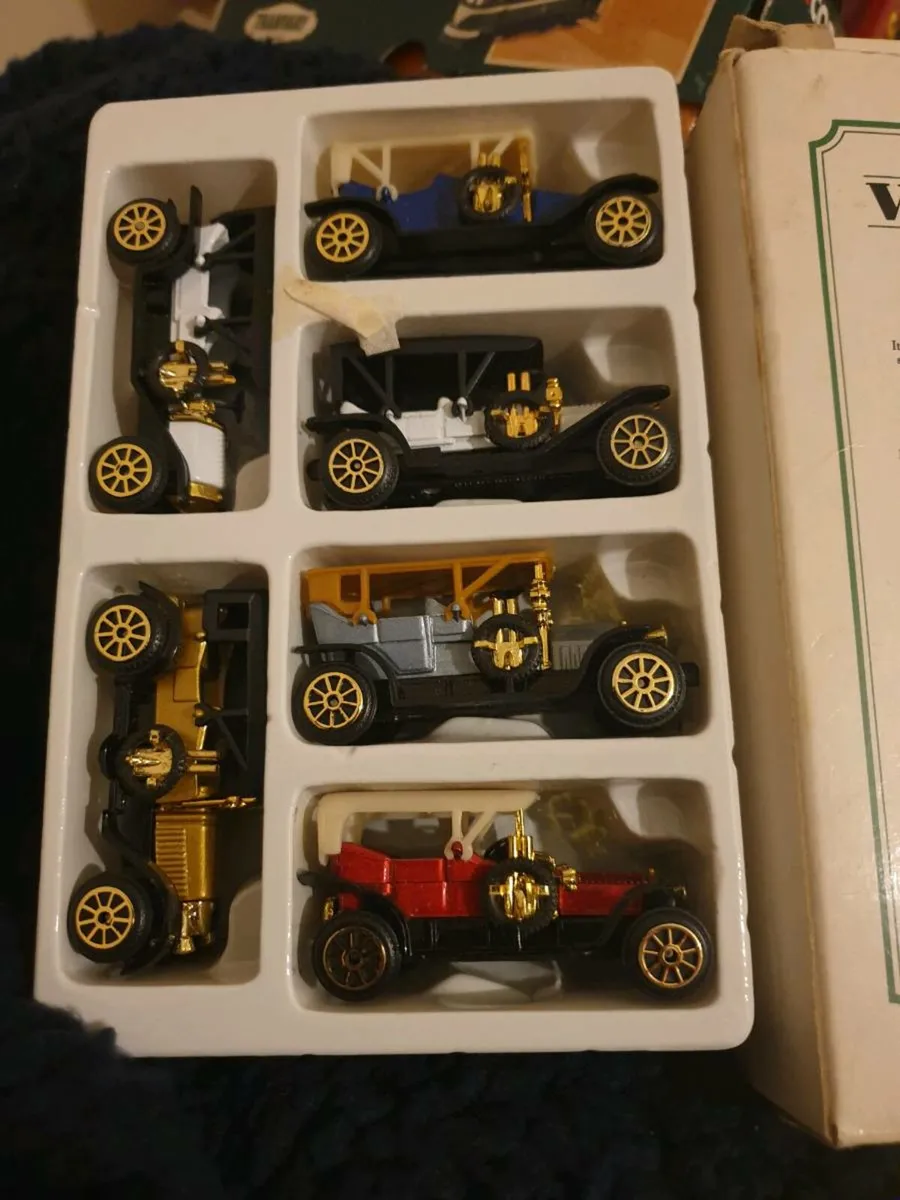 SET OF VINTAGE CARS MINIATURES DIE.CAST - Image 1