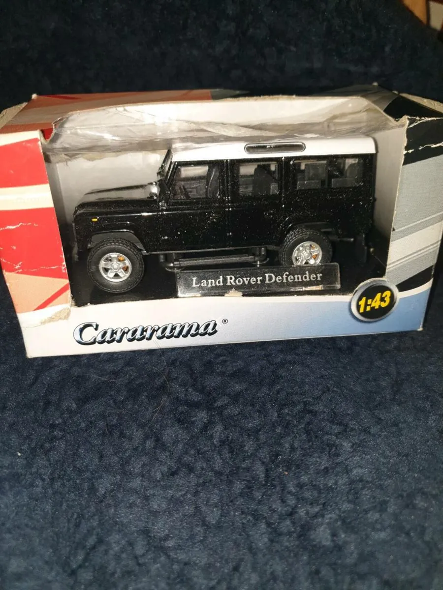 CARARAMA LANDROVER DEFENNDER DIE.CAST