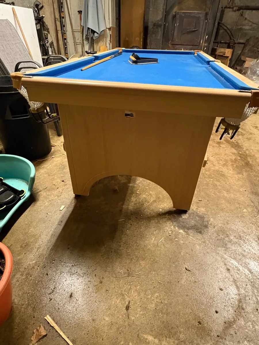 Pool table - Image 2