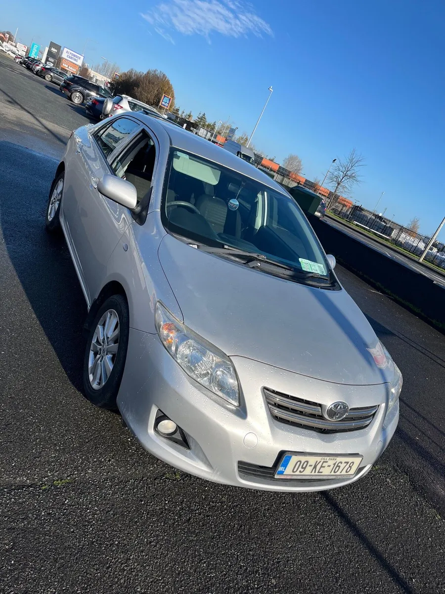 Toyota Corolla 2009 - Image 1