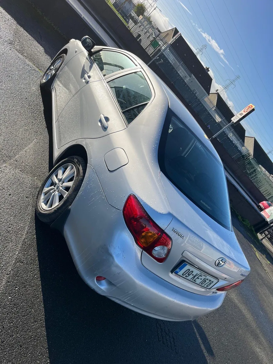 Toyota Corolla 2009 - Image 2