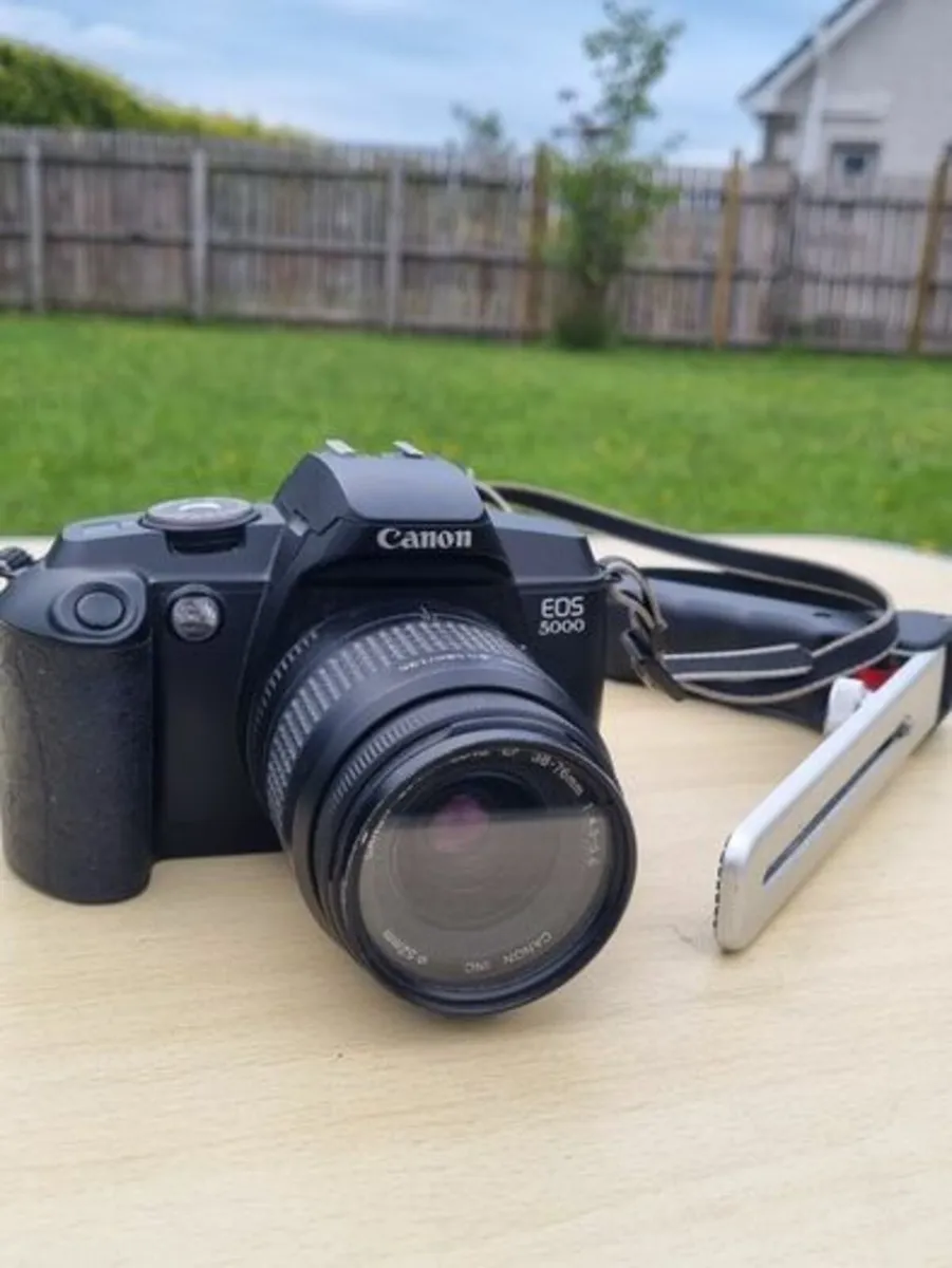 Canon EOS 5000 with 38-76mm EF zoom - Image 4