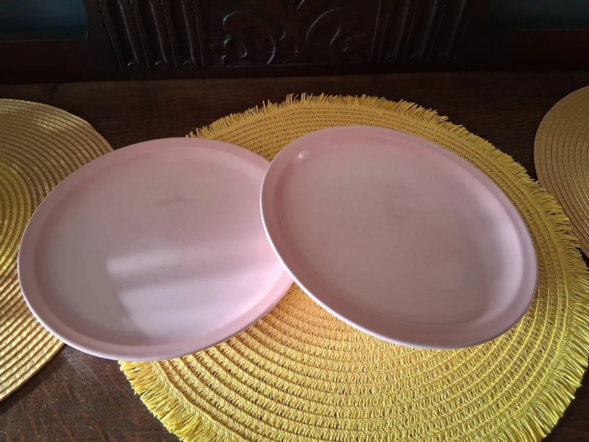 Breakfast plate's 2 pink two white - Image 1