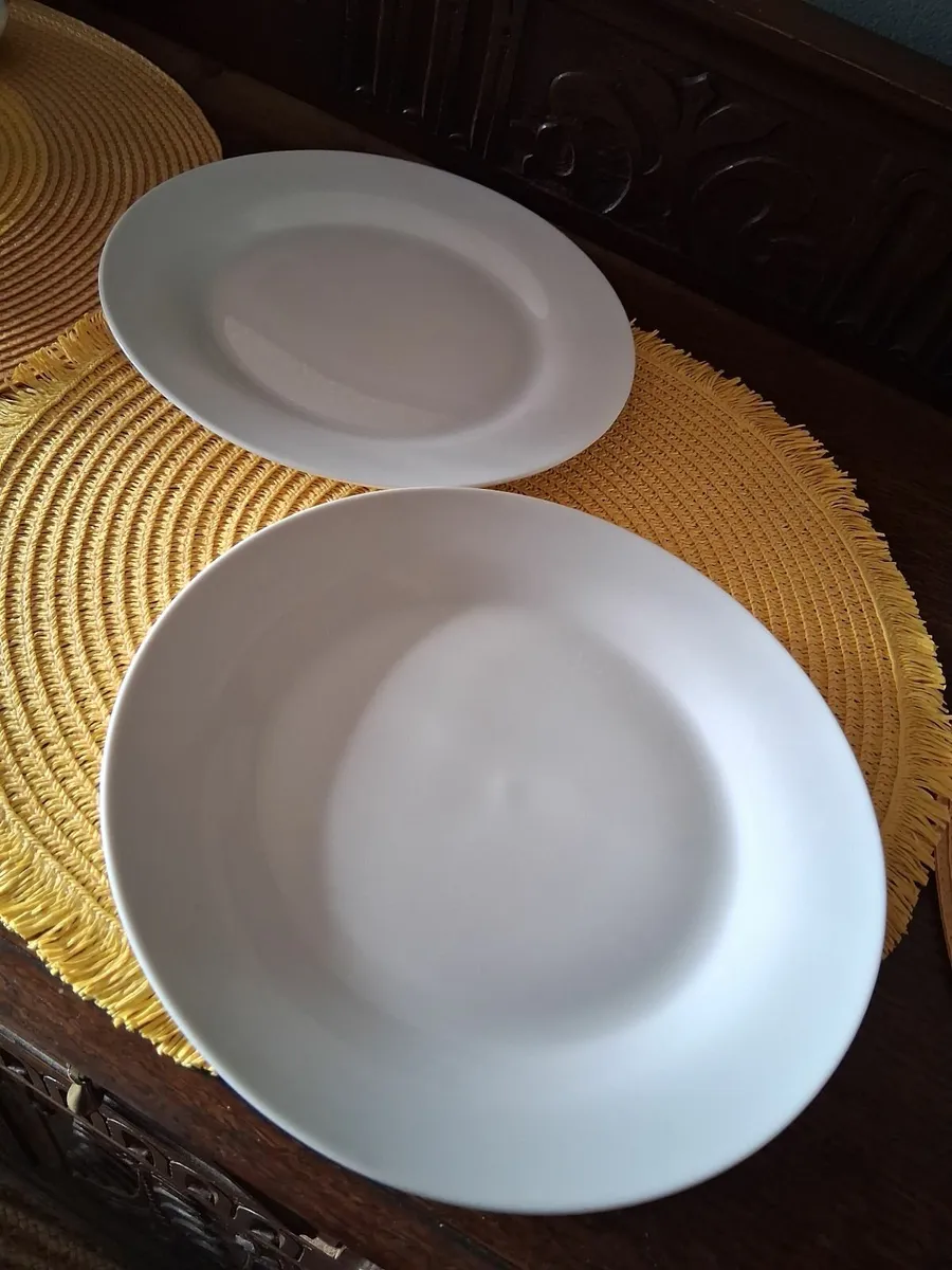 Breakfast plate's 2 pink two white - Image 2