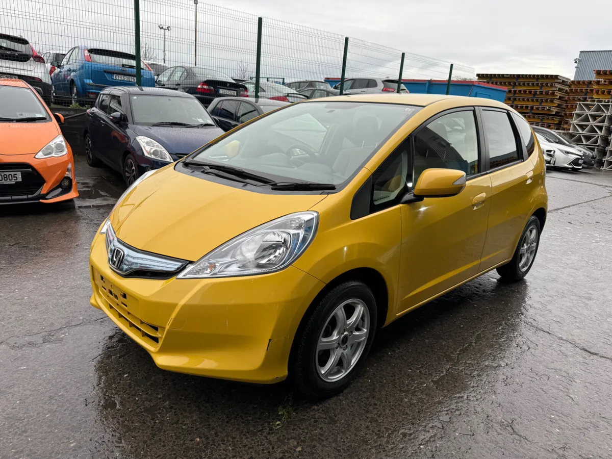 2012 Honda Fit Hybrid Automatic - Image 3