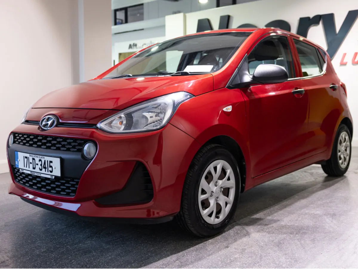 Hyundai i10 CLASSIC 4DR - Image 3
