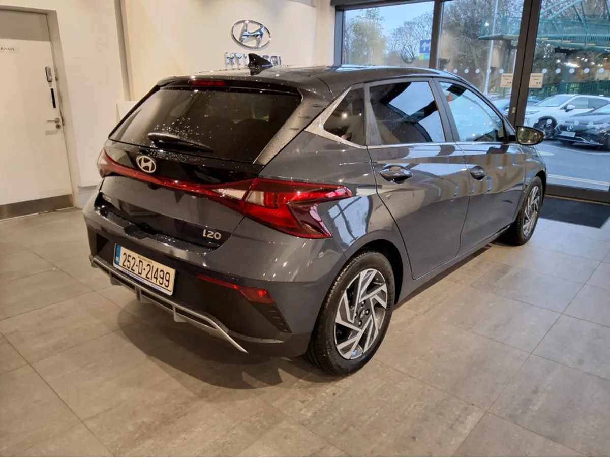 Hyundai i20 DELUXE PLUS - Showroom Demo - Only 200 - Image 2