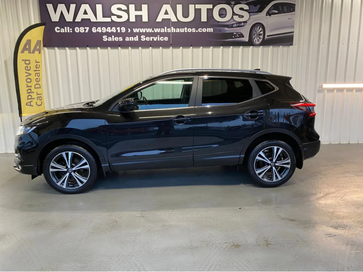 Nissan Qashqai 1.5 DSL SV PREMIUM SS 18 4DR - Image 4