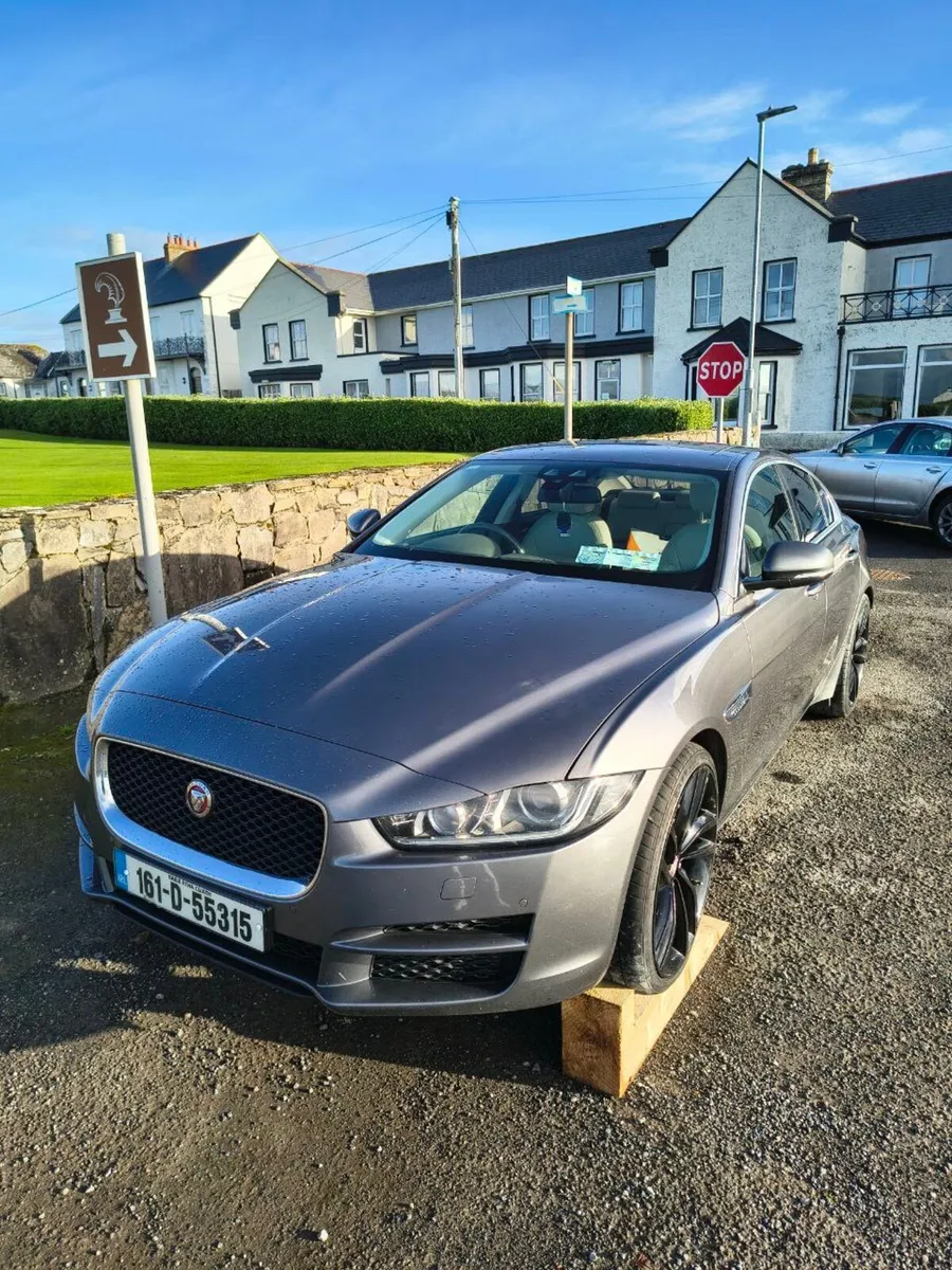 Jaguar XE 2016 - Image 2