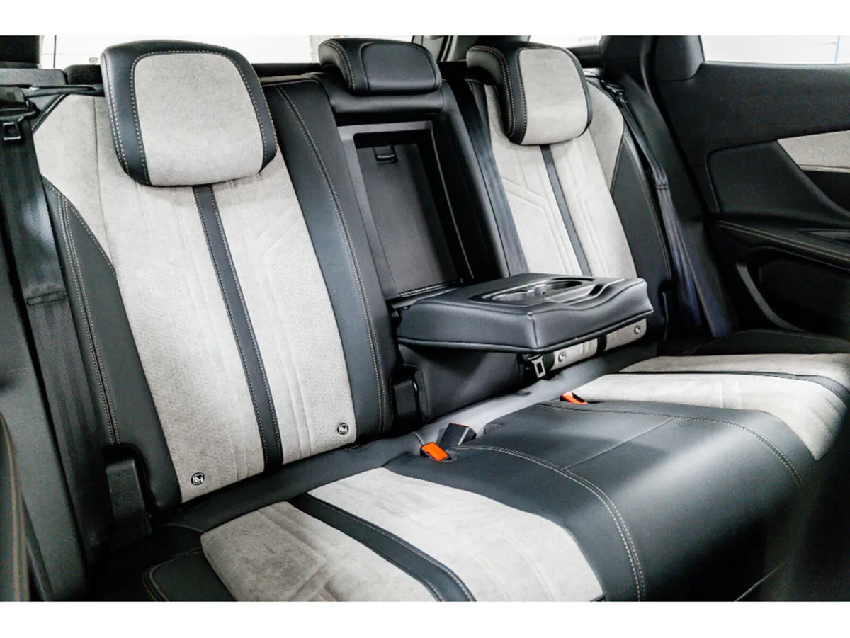 Peugeot 3008 GT Premium 1.6 PHEV Auto 225HP - Image 4