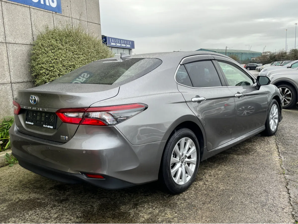 Toyota Camry HYBRID AUTOMATIC 2.5 PETROL //ADAPTIV - Image 4
