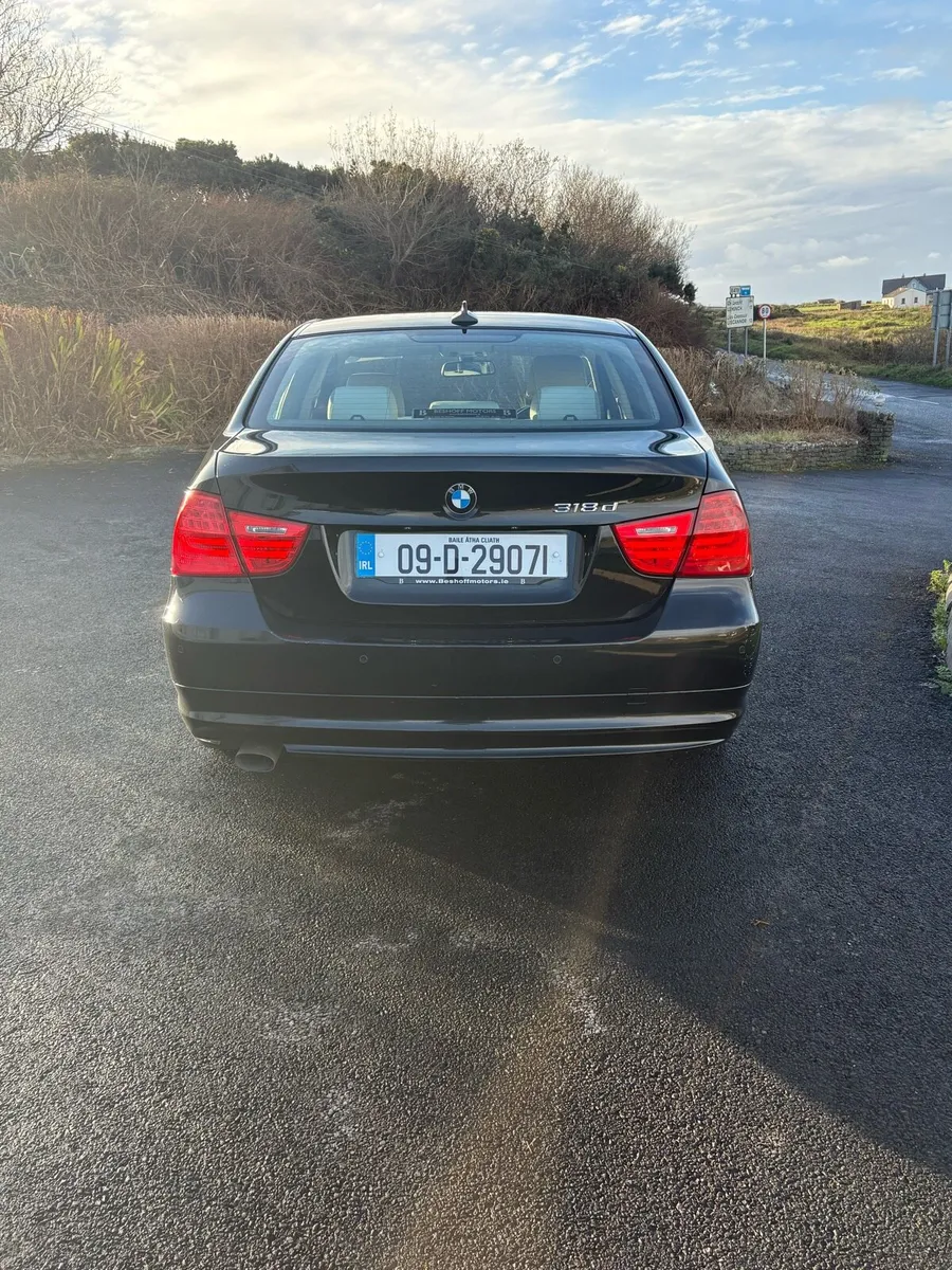 BMW 3 Series 318D SE Automatic VERY LOW MILEAGE - Image 2