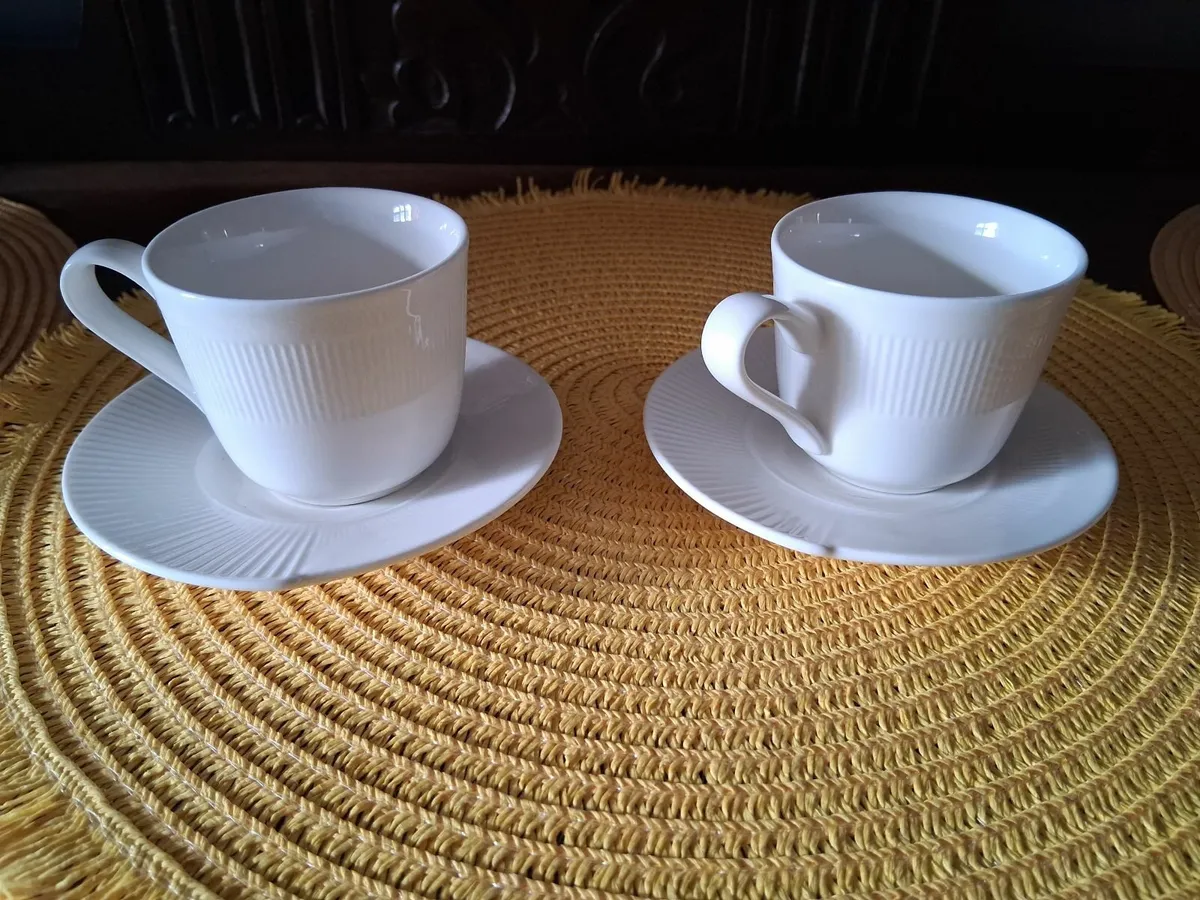 6 black n blu glasses - Image 4