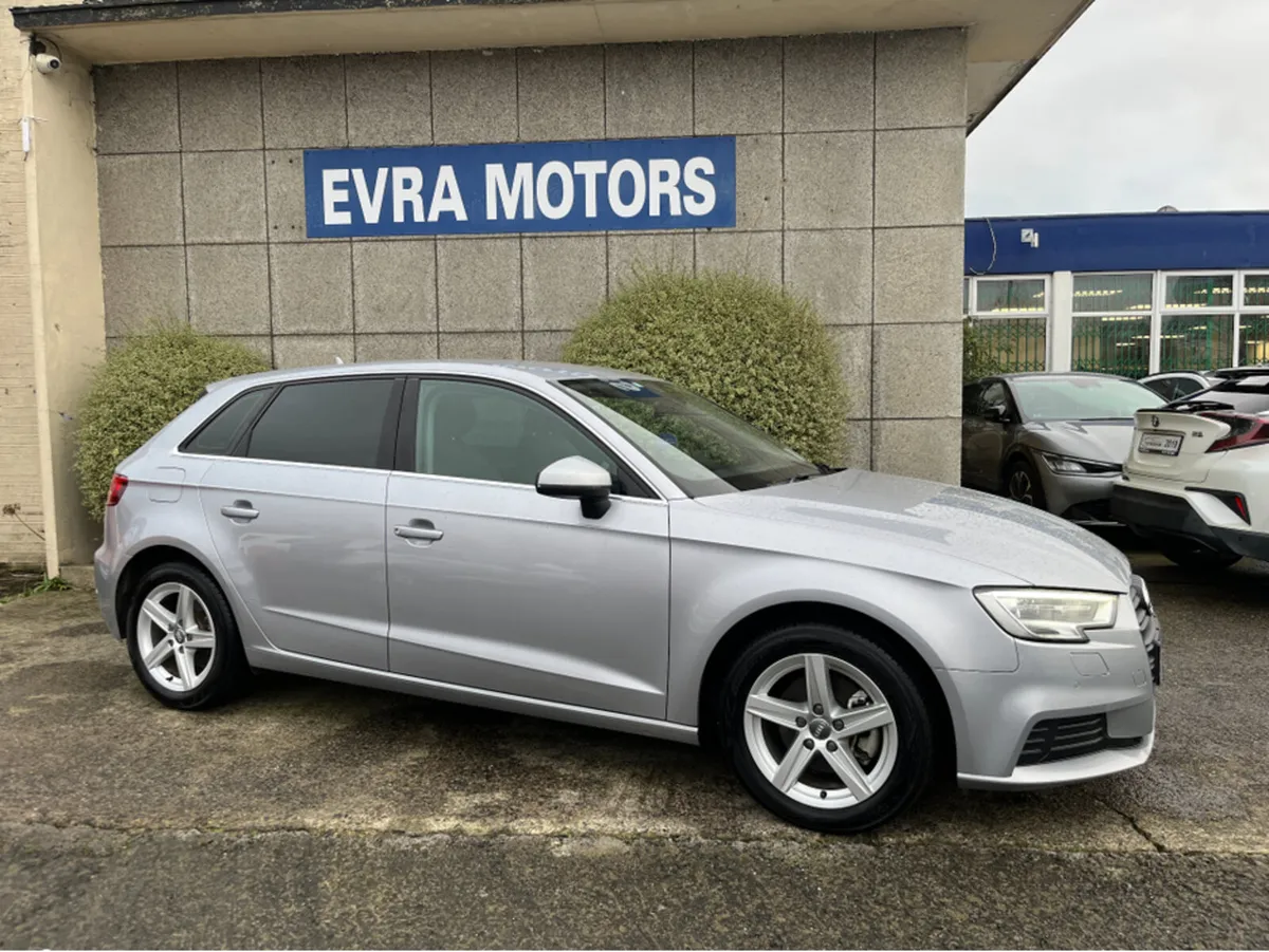 Audi A3 SE HATCHBACK AUTOMATIC 1.4 PETROL //LOW MI - Image 2